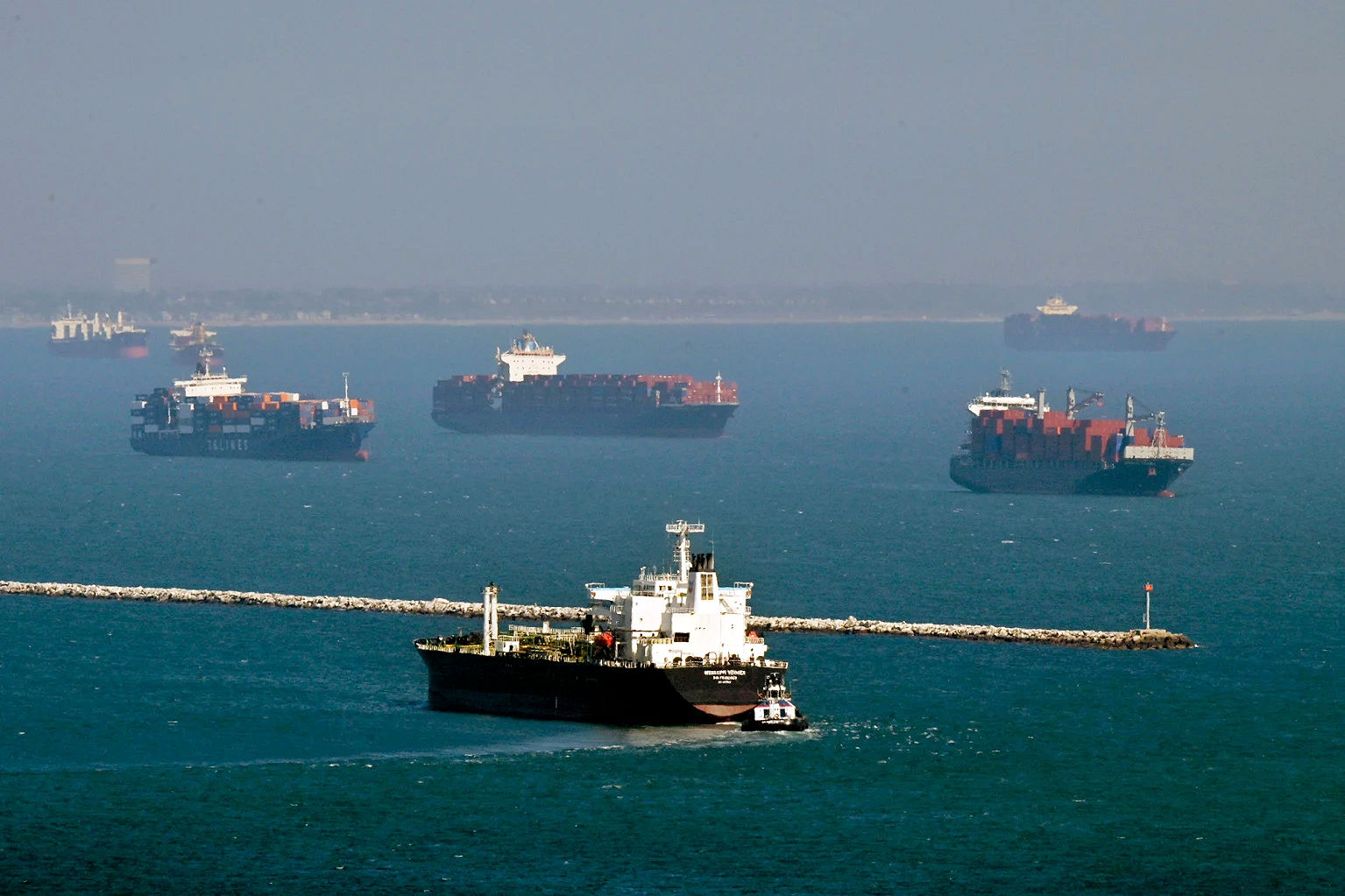 Ship Backup in U.S. ports